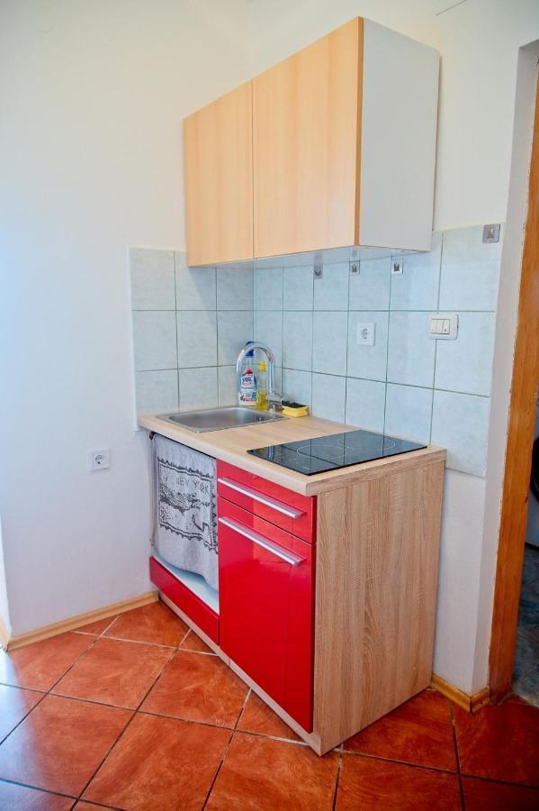 Apartmans Dina And Hana Radeki Polje 50 Apartment Loborika Exterior photo